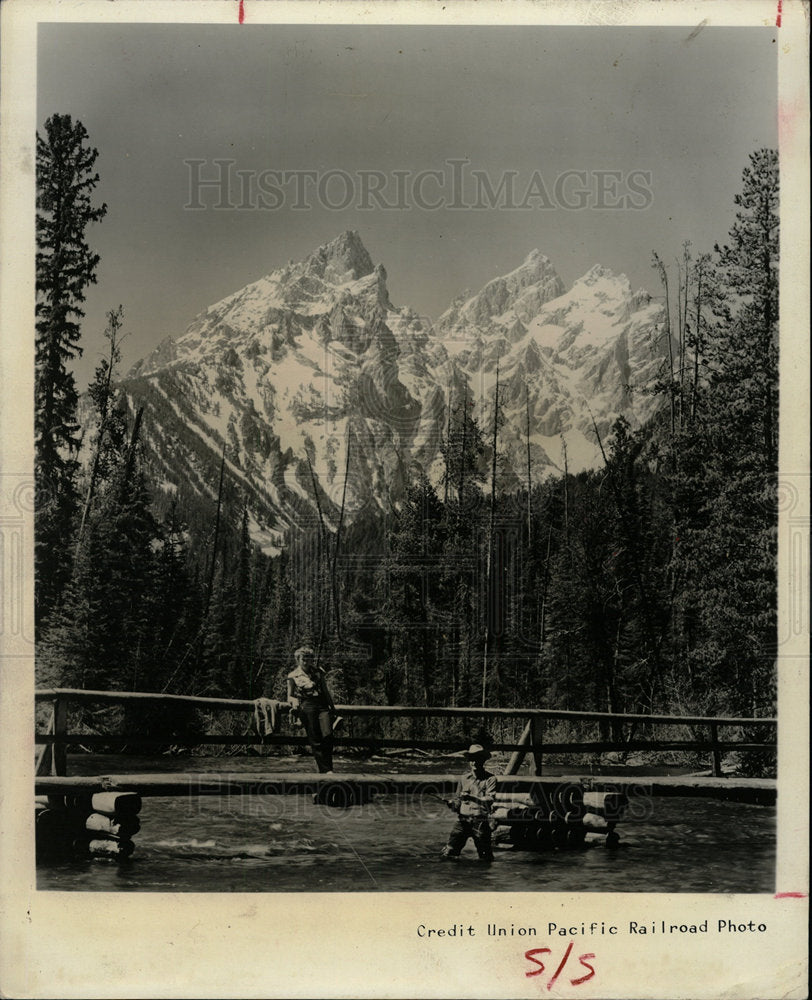 1961 Press Photo Fishing Foliage Grand Teton Wyoming - Historic Images