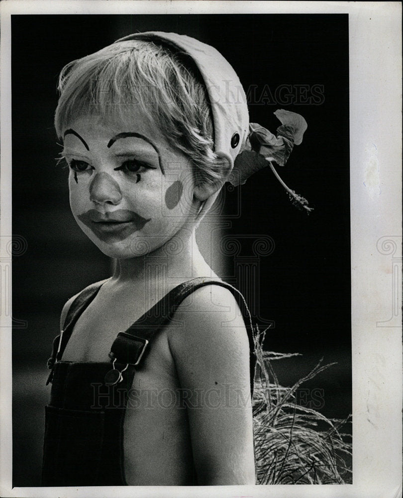 1977 Press Photo Little People Circus Show - Historic Images