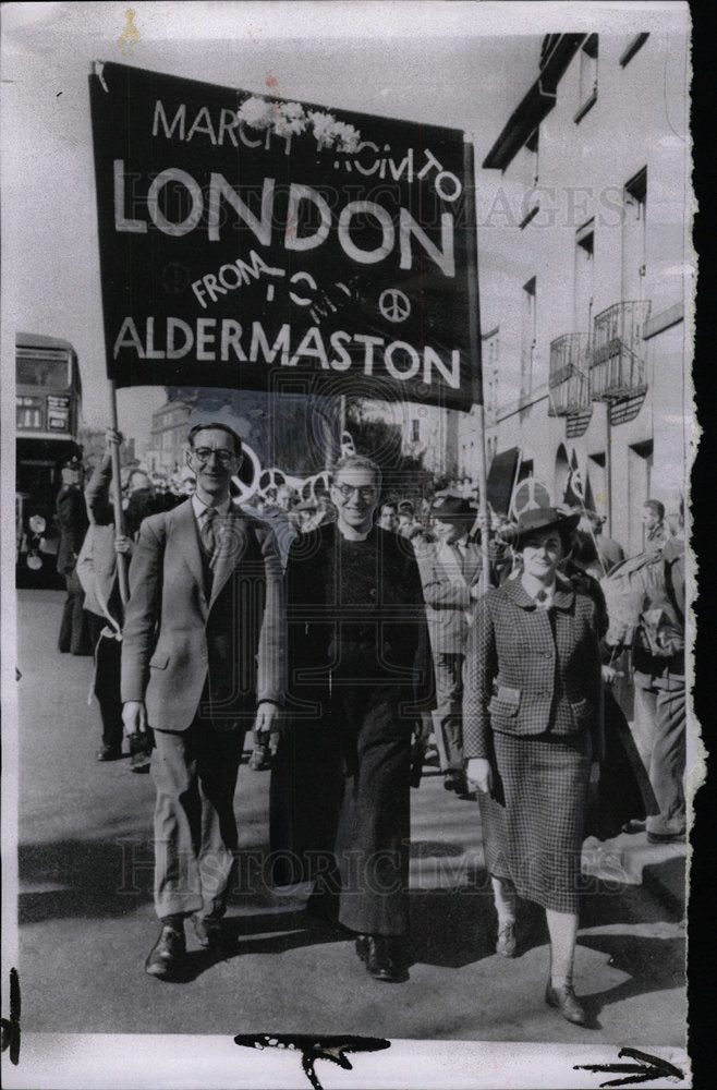 1959 Press Photo Socialist Canon John Collins Protest - Historic Images