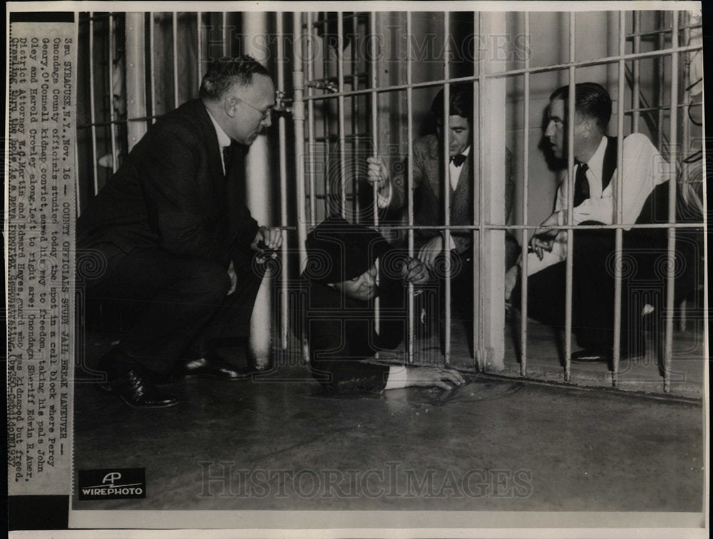 1937 Photo County Officials Study Jail Break Maneuvers - Historic Images