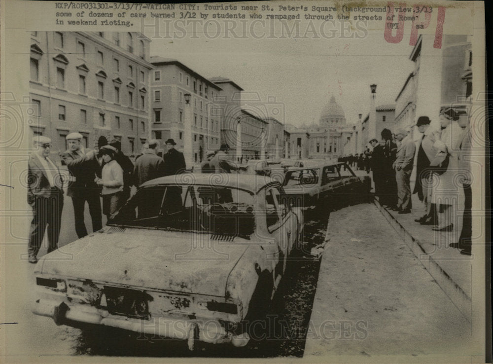 1977 Press Photo Riot Damaged Cars - Historic Images