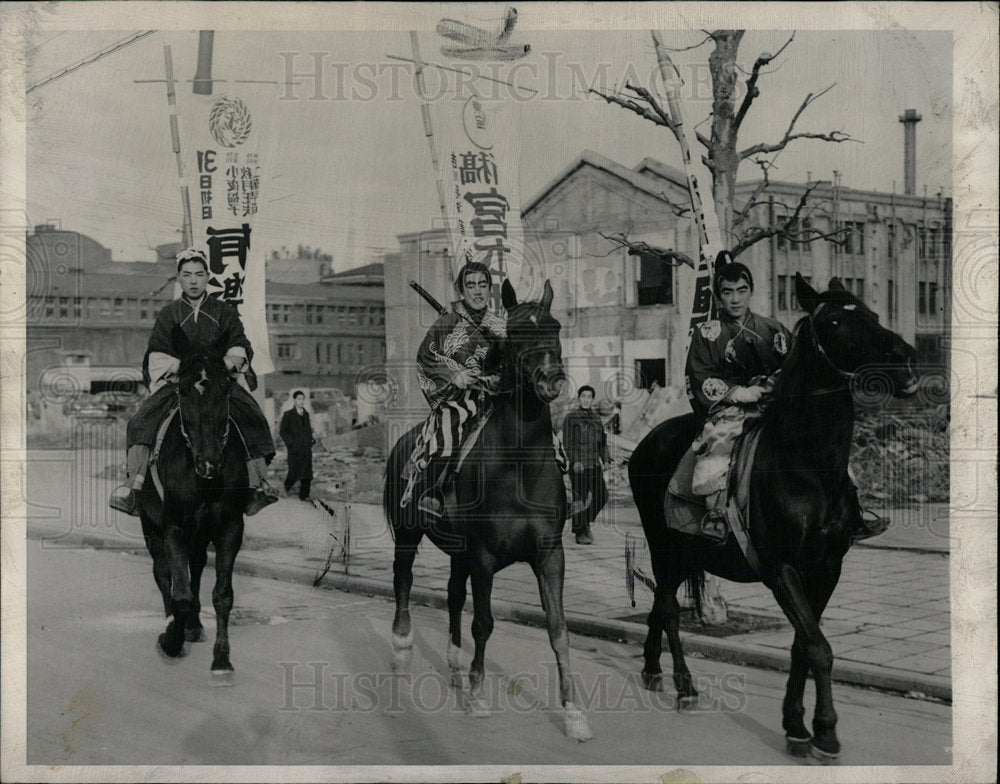 1948 Press Photo Japanese Horseback Advertising - Historic Images