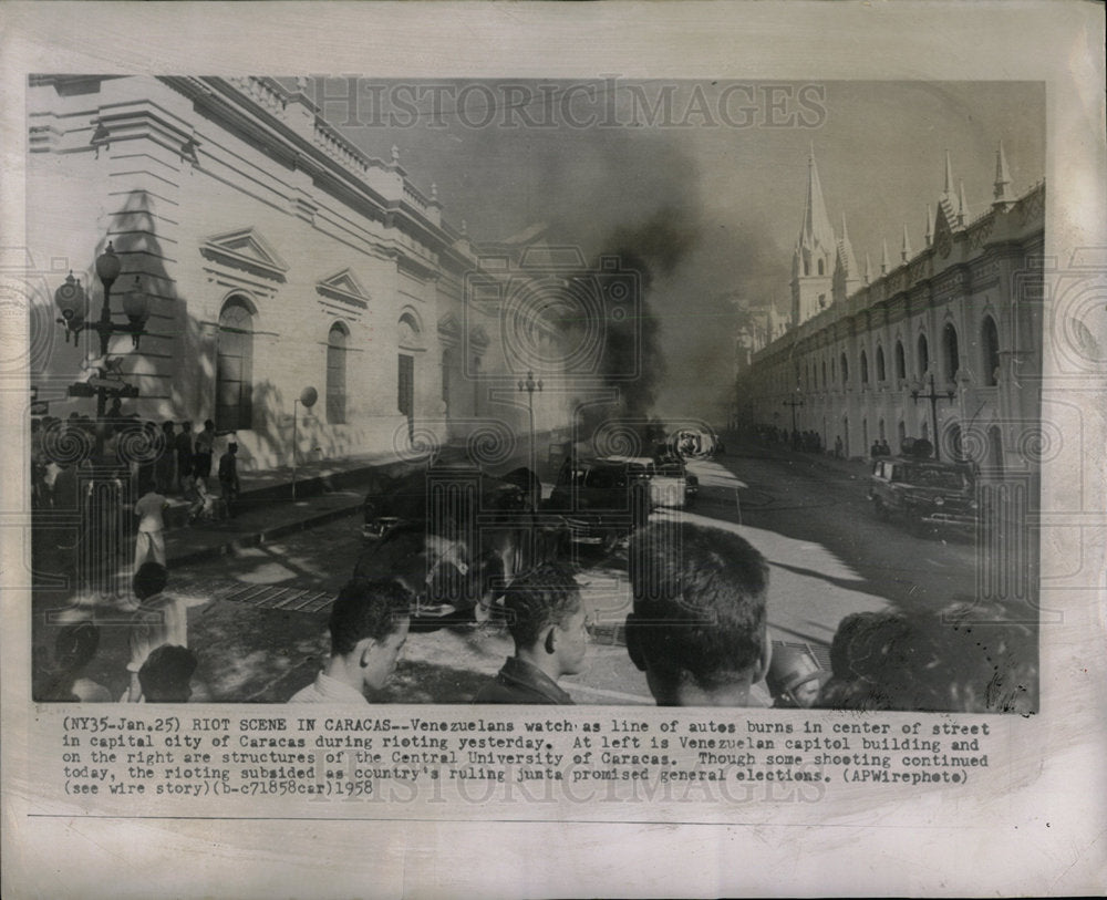 1958 Press Photo RIOT VENEZUELA - Historic Images