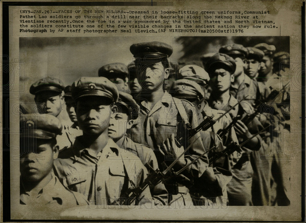 1976 Press Photo Communist Pathet Lao Soldiers - Historic Images