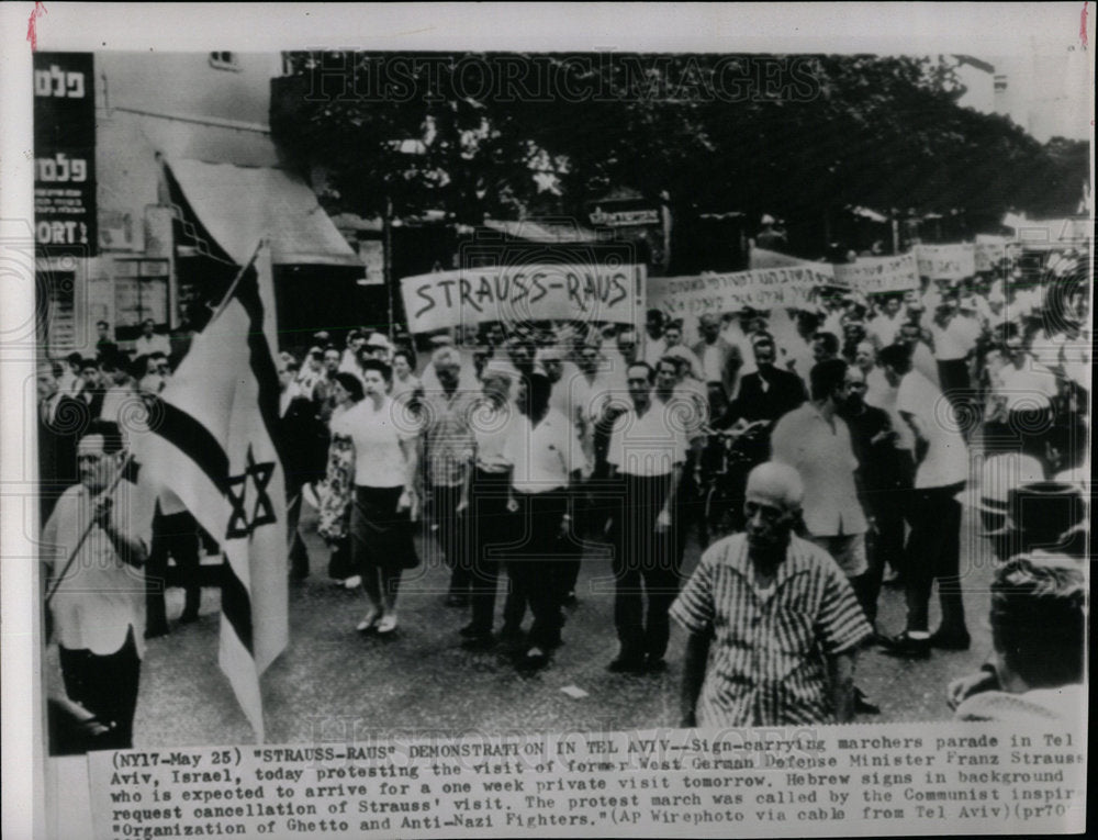 1963 Press Photo Protester March Tel Aviv Franz Strauss - Historic Images