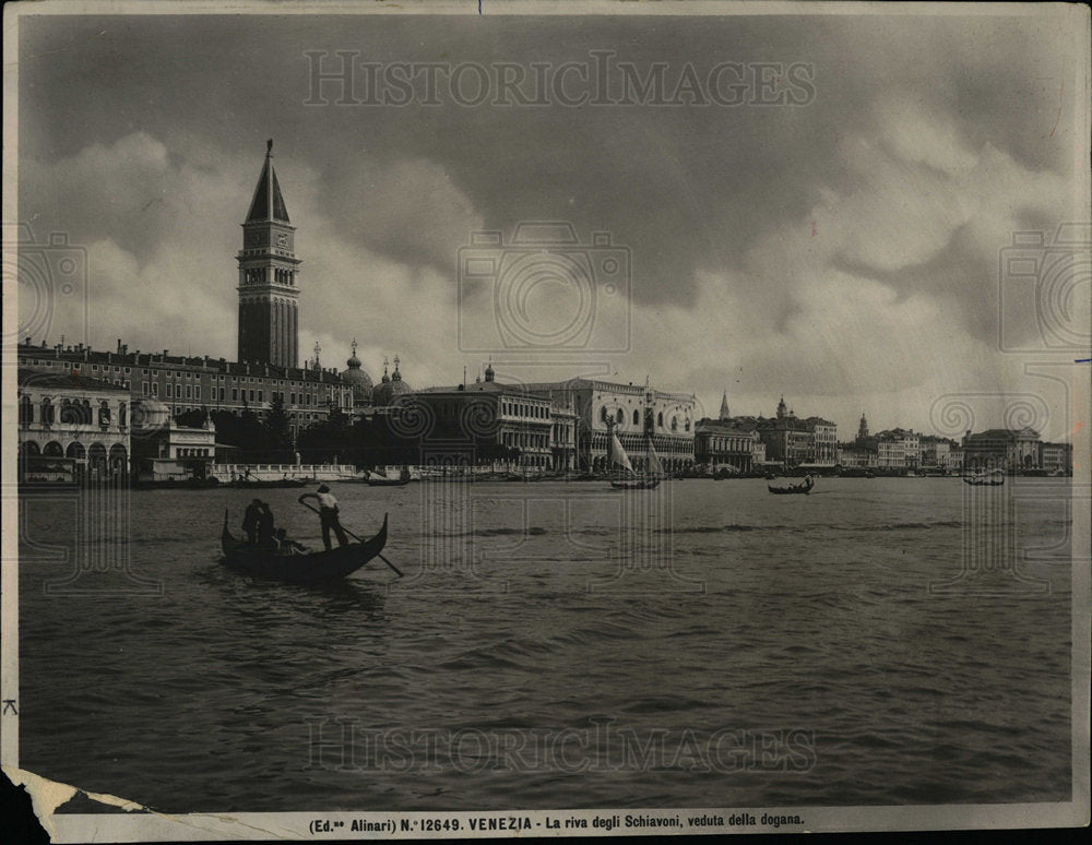 1972 Press Photo People Sailing in a Lake, Venice,Italy - Historic Images