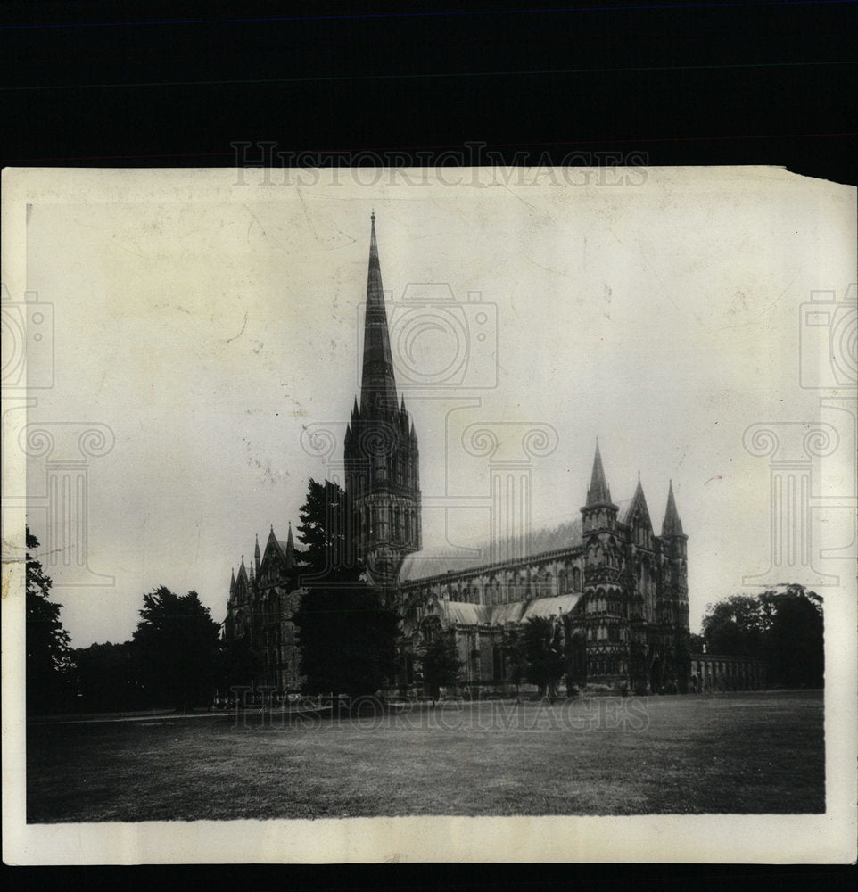 1929 Press Photo England&#39;s Salisbury Cathedral - Historic Images
