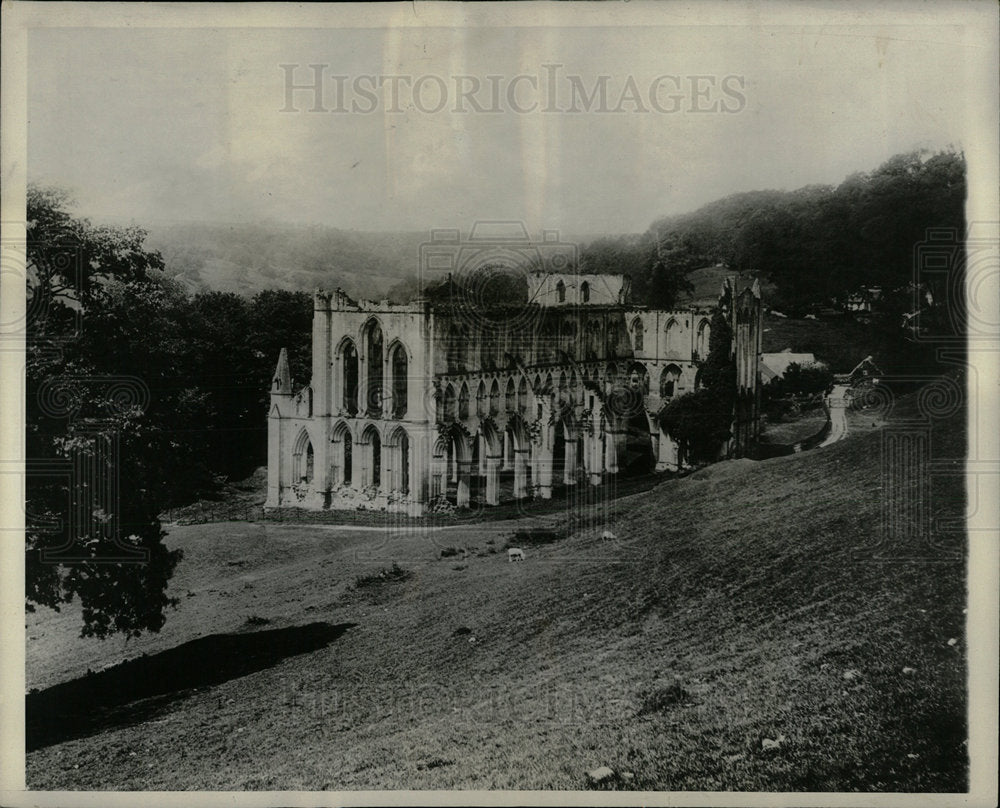 1929 Press Photo Rievaulx abbey in northern England. - Historic Images
