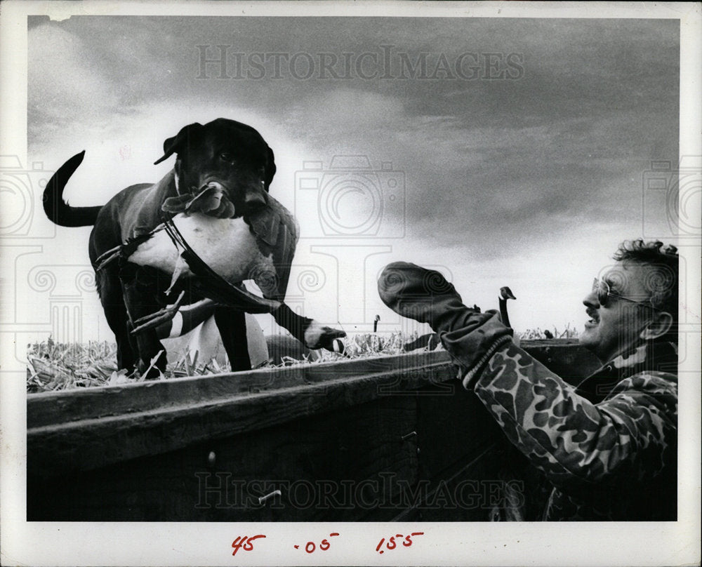 1982 Press Photo Bird Hunting Gary Greenstreet - Historic Images