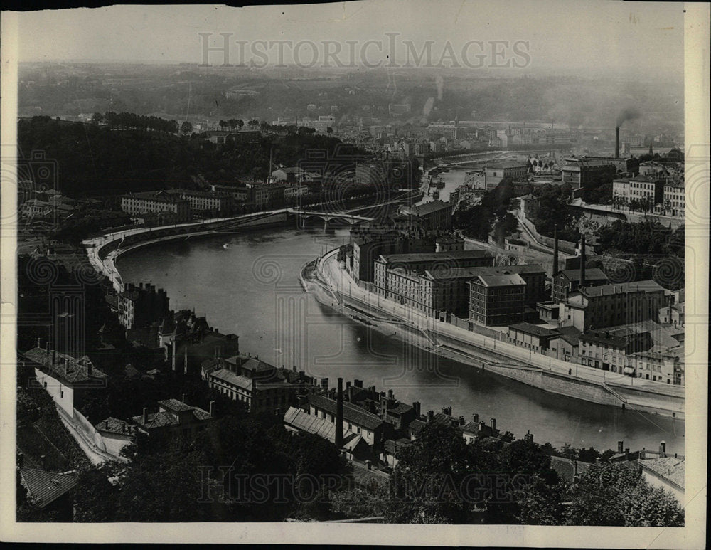 Press Photo Earth Caved In/Lyon France/Tragedy - Historic Images