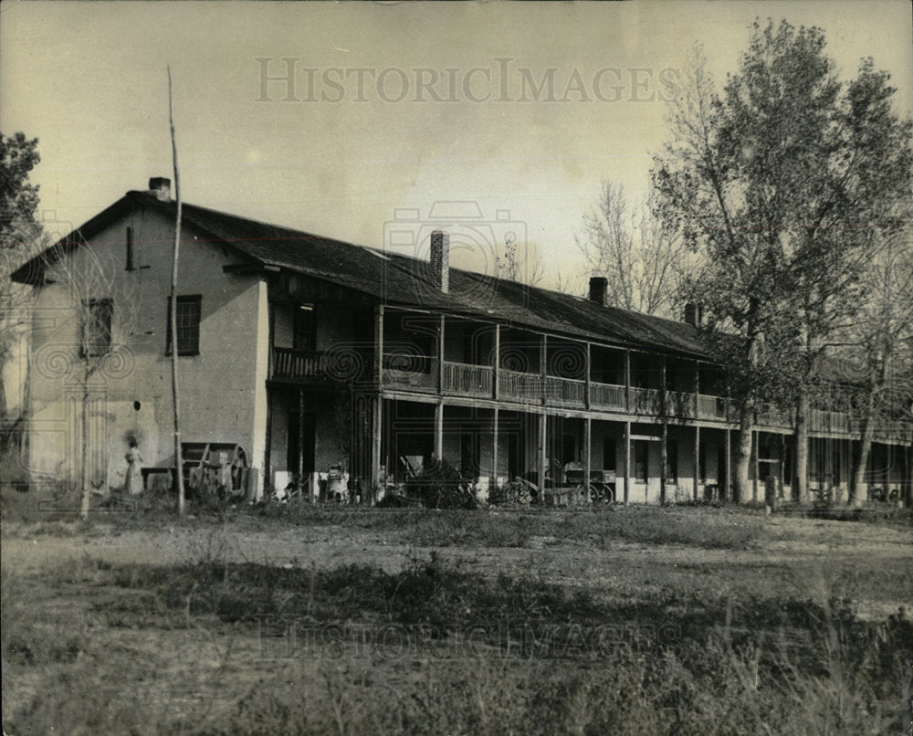 Press Photo Fort Laramie Wyoming Double Barracks - Historic Images