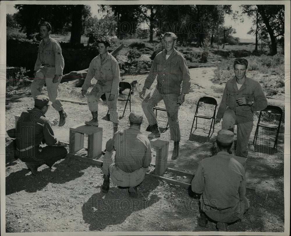 1946 Press Photo Camp Carson Colorado Soldier Step Test - Historic Images