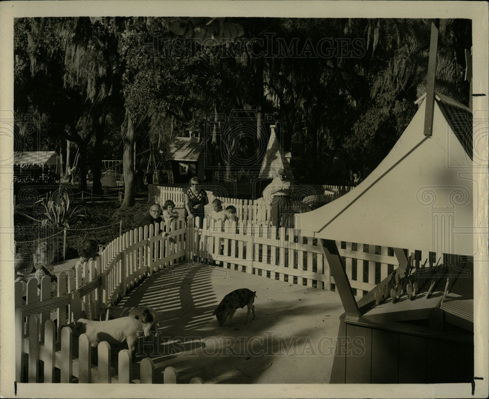 1957 Press Photo kids at Fairyland, Lowery Park Zoo - Historic Images