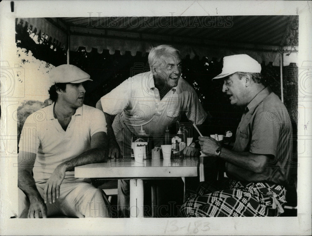 1983 Press Photo Chevy Chase Golfer Ted Knight Pompous - Historic Images