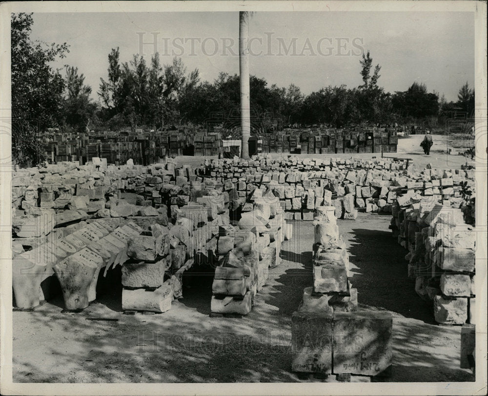 1981 Press Photo Early Photo Monastery Stones Shipping - Historic Images