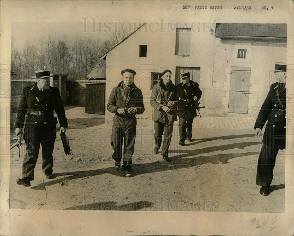 1960 Press Photo Captured French Convicts Bazin Andries - Historic Images