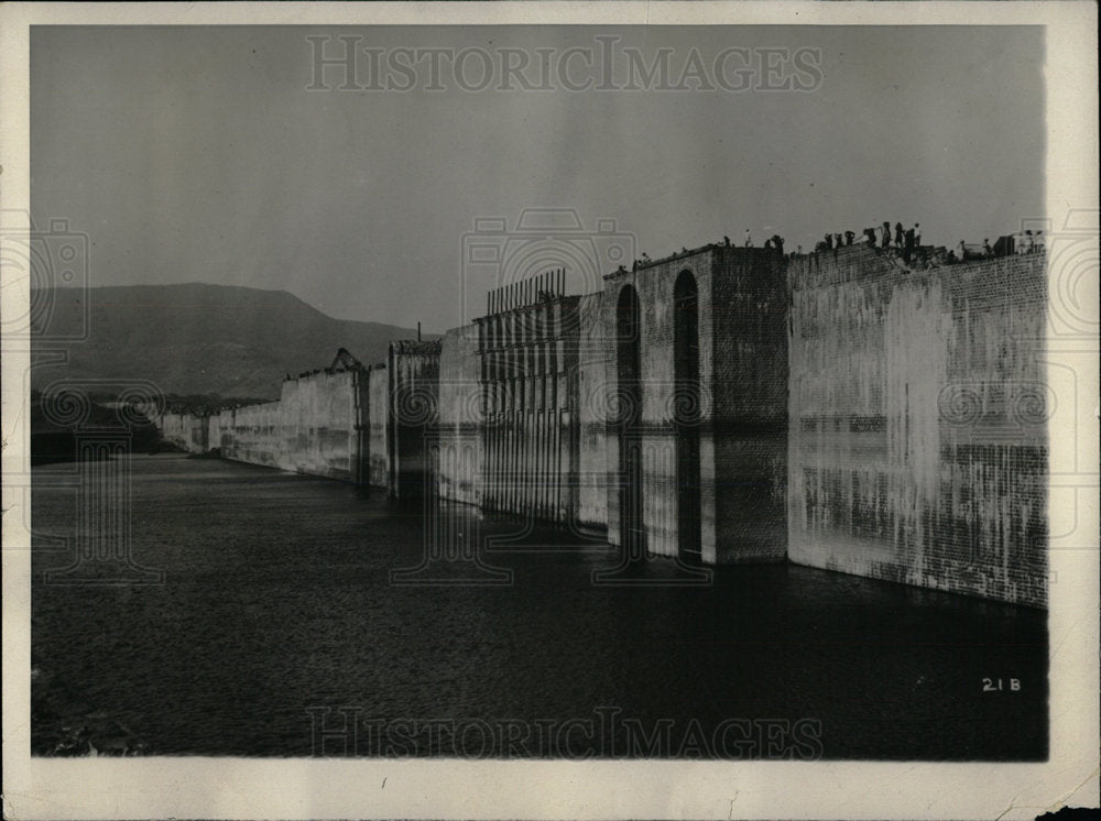 1928 Press Photo Lloyd Dam Bhatgar India Water Supply - Historic Images