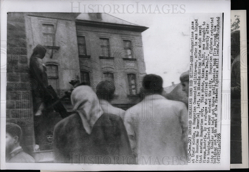 1956 Press Photo Hang Hungarian Communist Militia Riots - Historic Images