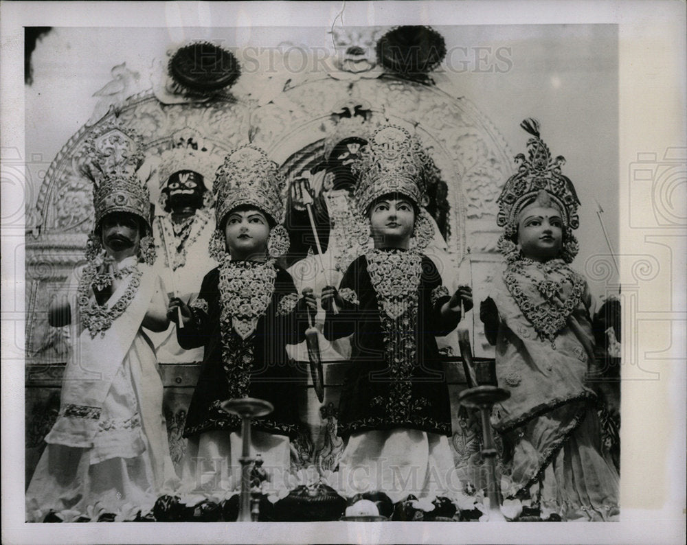 1951 Press Photo Hindu Gods Madras Temple South India - Historic Images