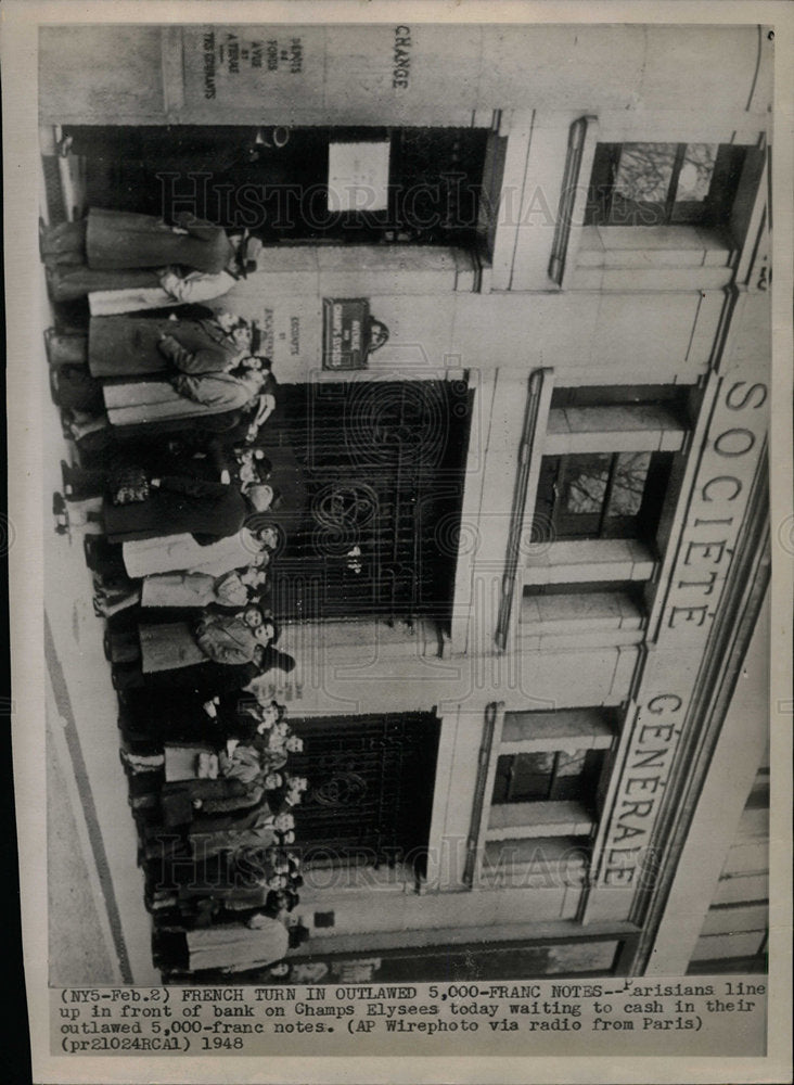 1948 Press Photo Champs Elysses Bank Long Lines Francs - Historic Images