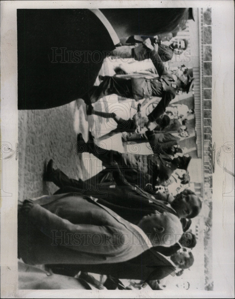 1960 Press Photo Police Protecting Nikita Khrushchev - Historic Images