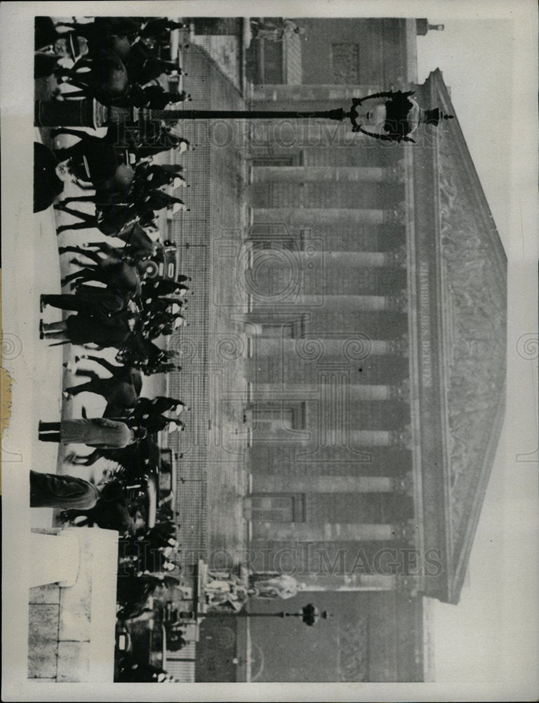 1934 Press Photo Royalist Demonstrator Chamber Deputies - Historic Images