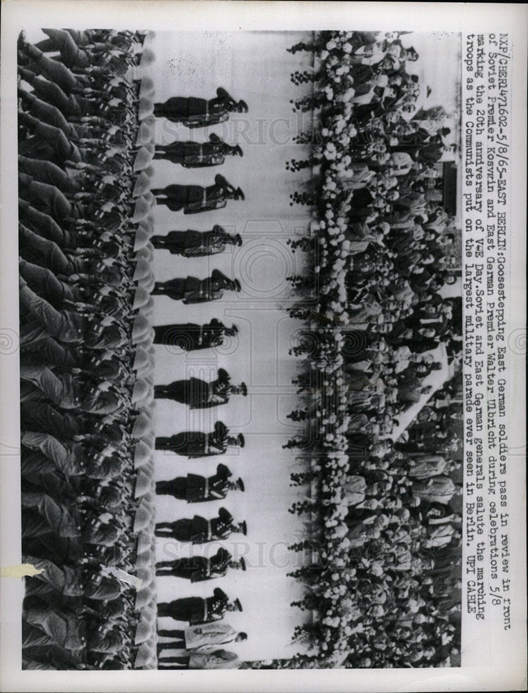 1965 Press Photo Premier Kosygin Premier Ulbricht Army - Historic Images