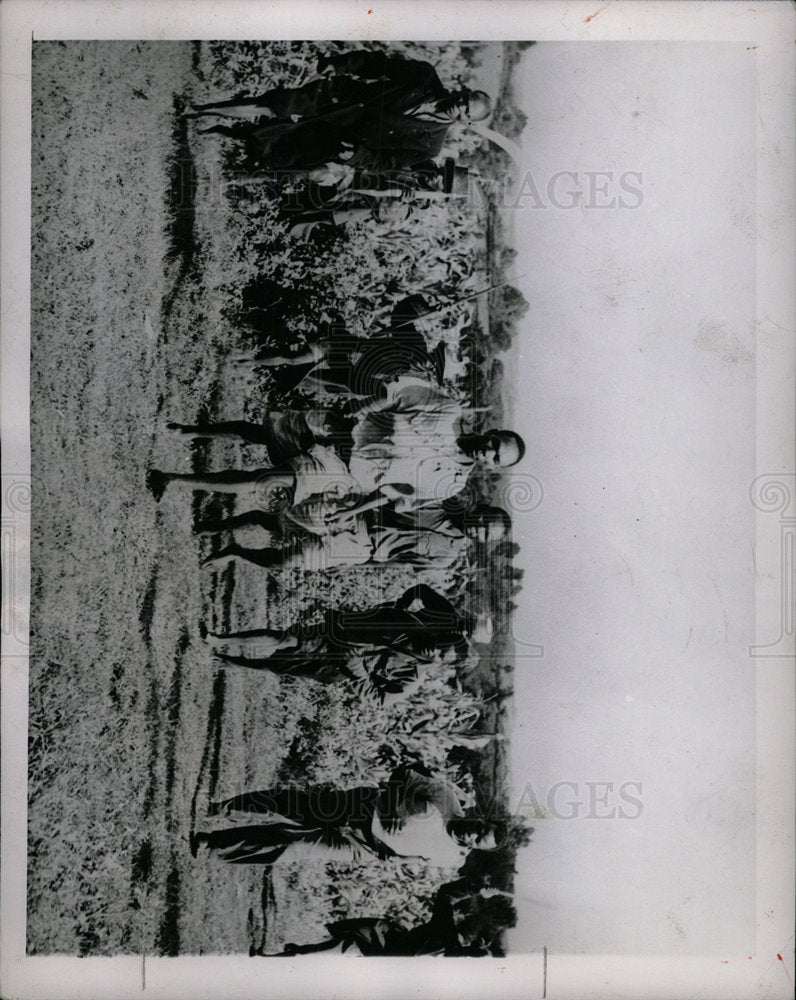 1954 Press Photo Kenya Home Guards Chase Natives - Historic Images