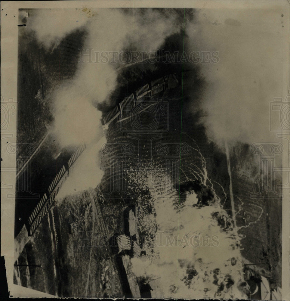 1951 Press Photo Double Air Strike - Historic Images