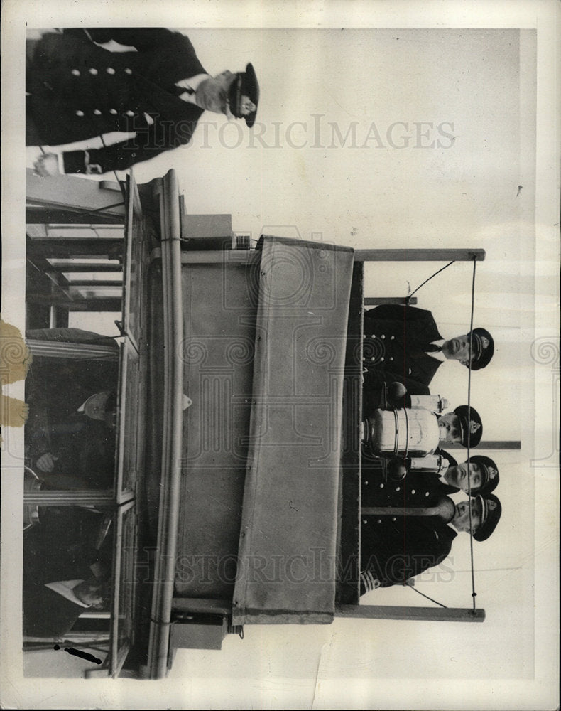 1942 Press Photo Sub Lieut Edwin F Russell Beverly Hill - Historic Images