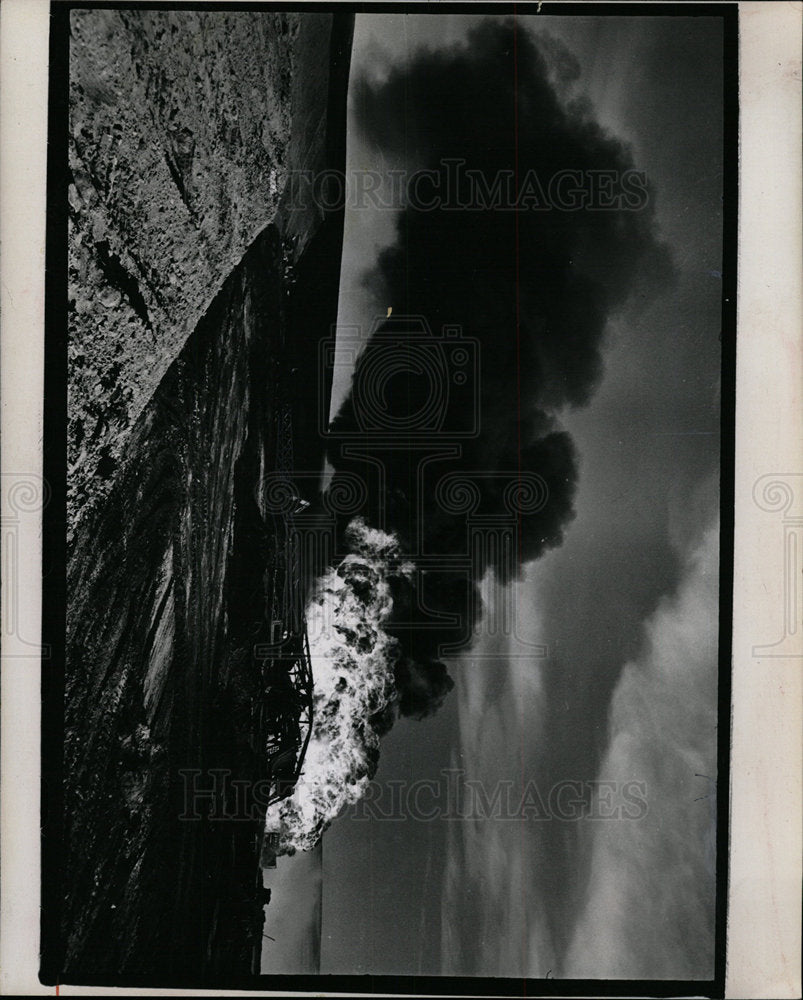 1973 Press Photo Chaparral Resources Denver Flame Smoke - Historic Images