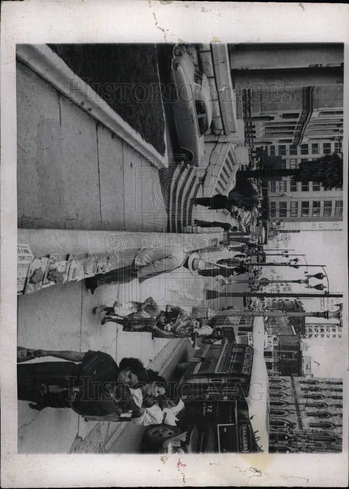 1952 Press Photo Mexico Cities Sheet Scene Sinks - Historic Images