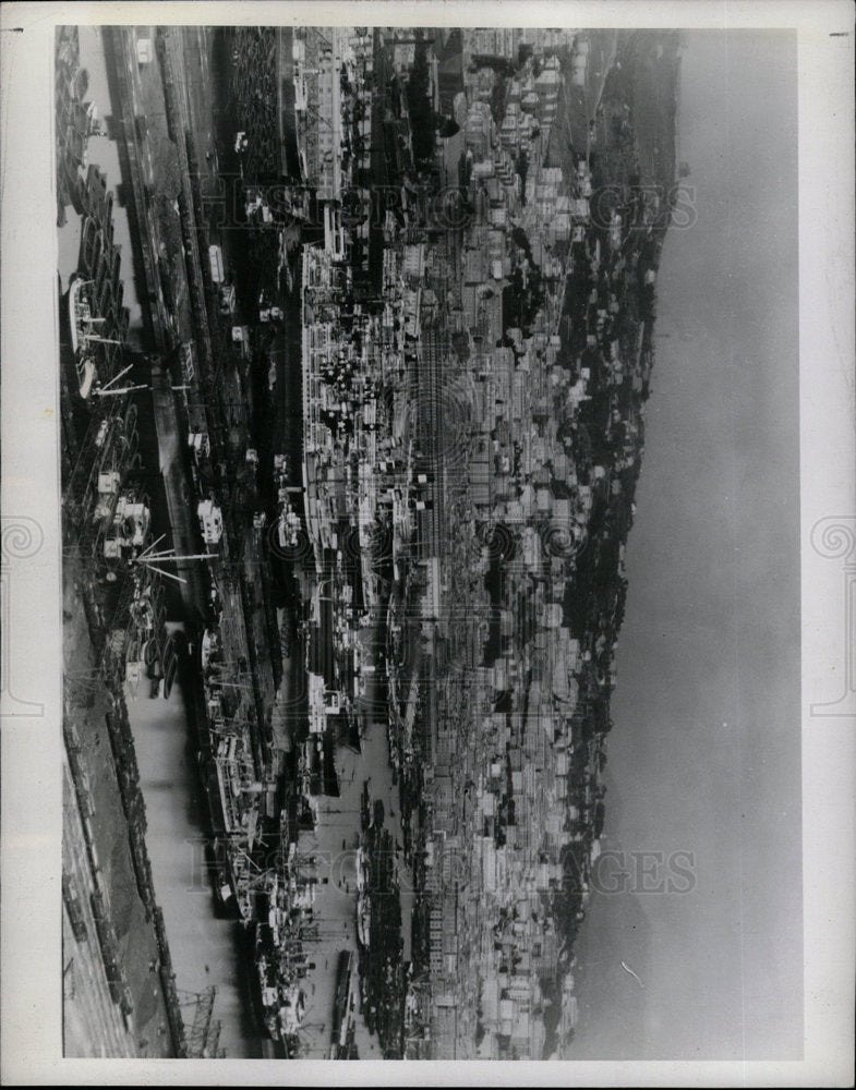 1940 Press Photo Bomb port  Geno Harbor Royal airforce - Historic Images