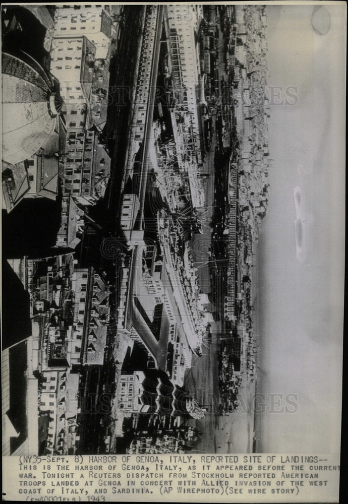 1943 Press Photo Harbor of Genoa Italy - Historic Images