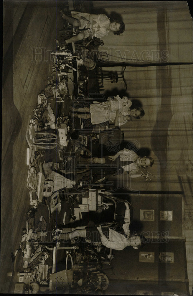 1961 Press Photo Santa Steele School Generous Pupils - Historic Images