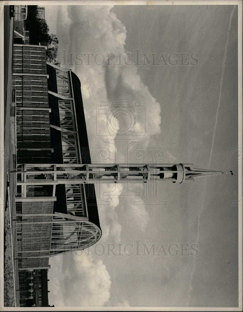 1965 Press Photo Stevenage Town hert Chruch Shopping - Historic Images