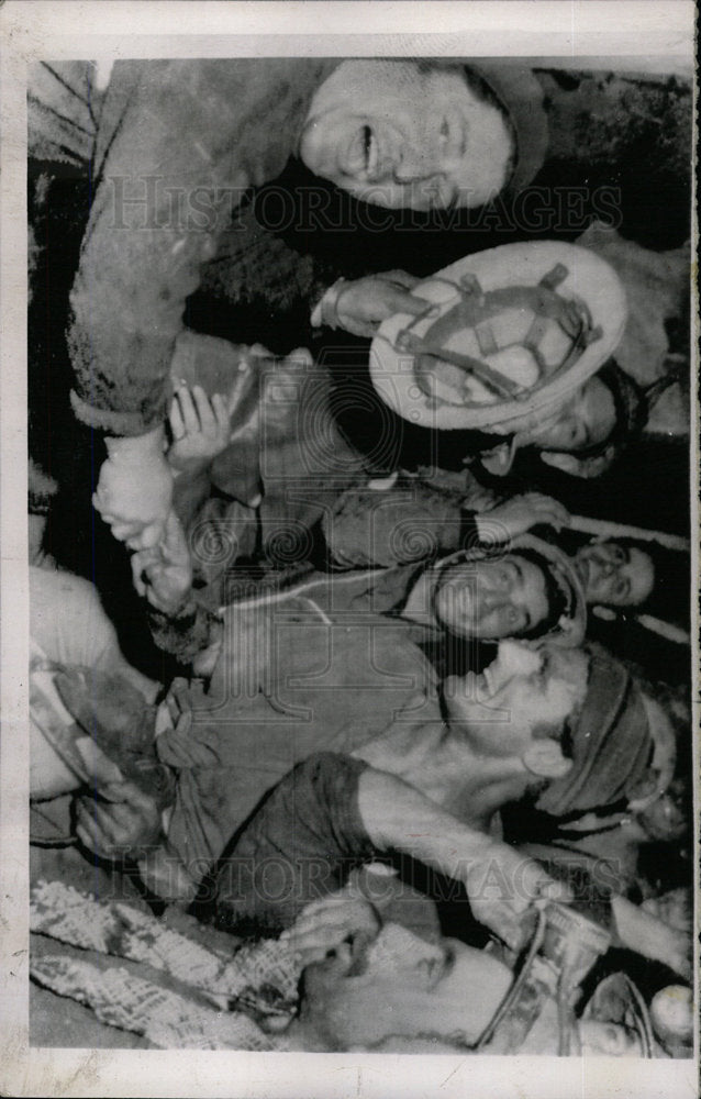 1962 Press Photo French Italian worker Balnc Europe - Historic Images