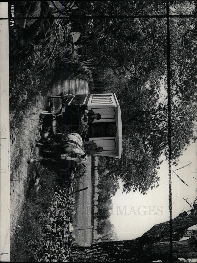 1972 Press Photo French family Gypsy wagon Horse rented - Historic Images