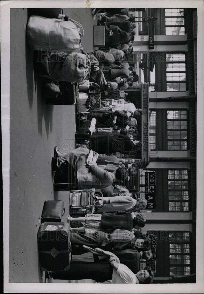 1953 Press Photo Paris Train Strike General Labor Work - Historic Images