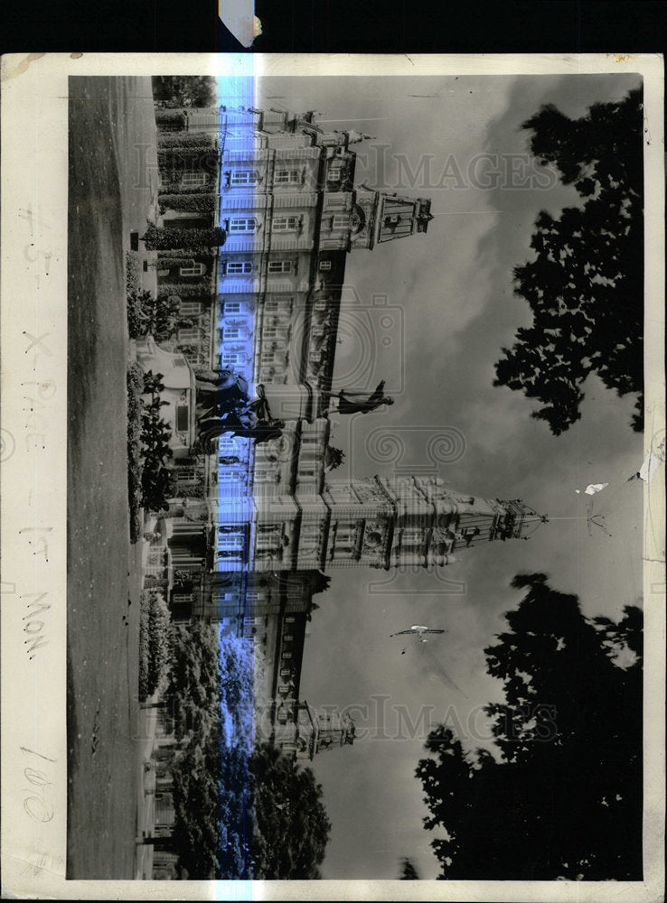 1939 Photo Provincial Parliament Building At Quebec - Historic Images