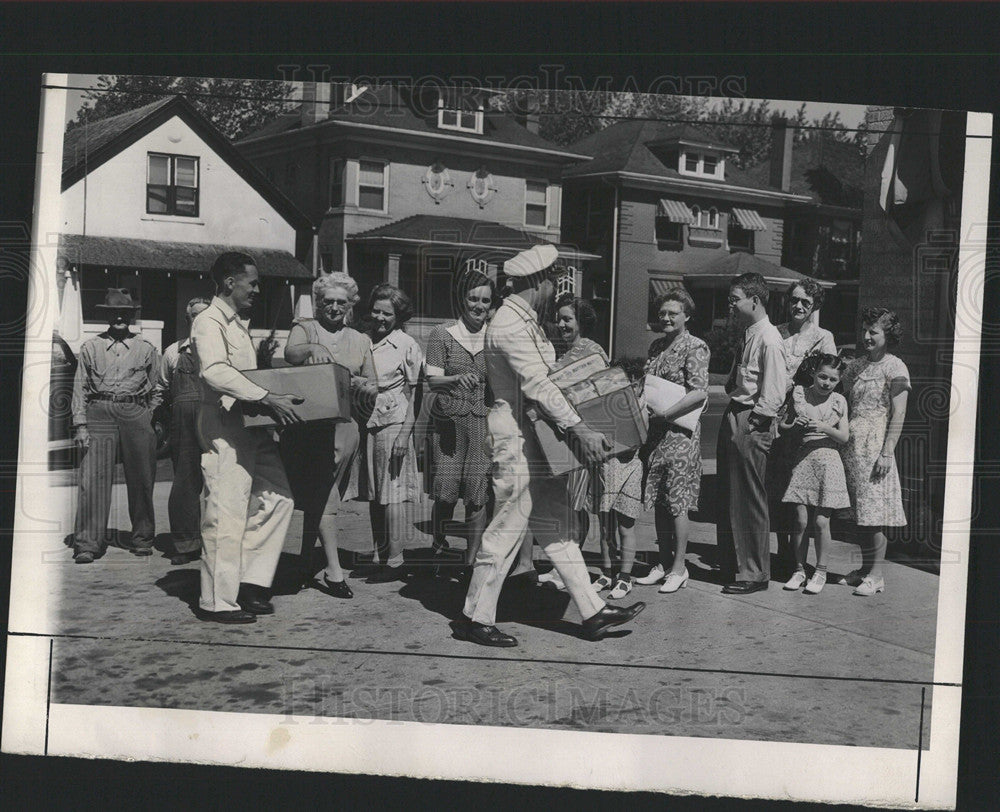 1946 Press Photo Denver Housewives line for the bread. - Historic Images