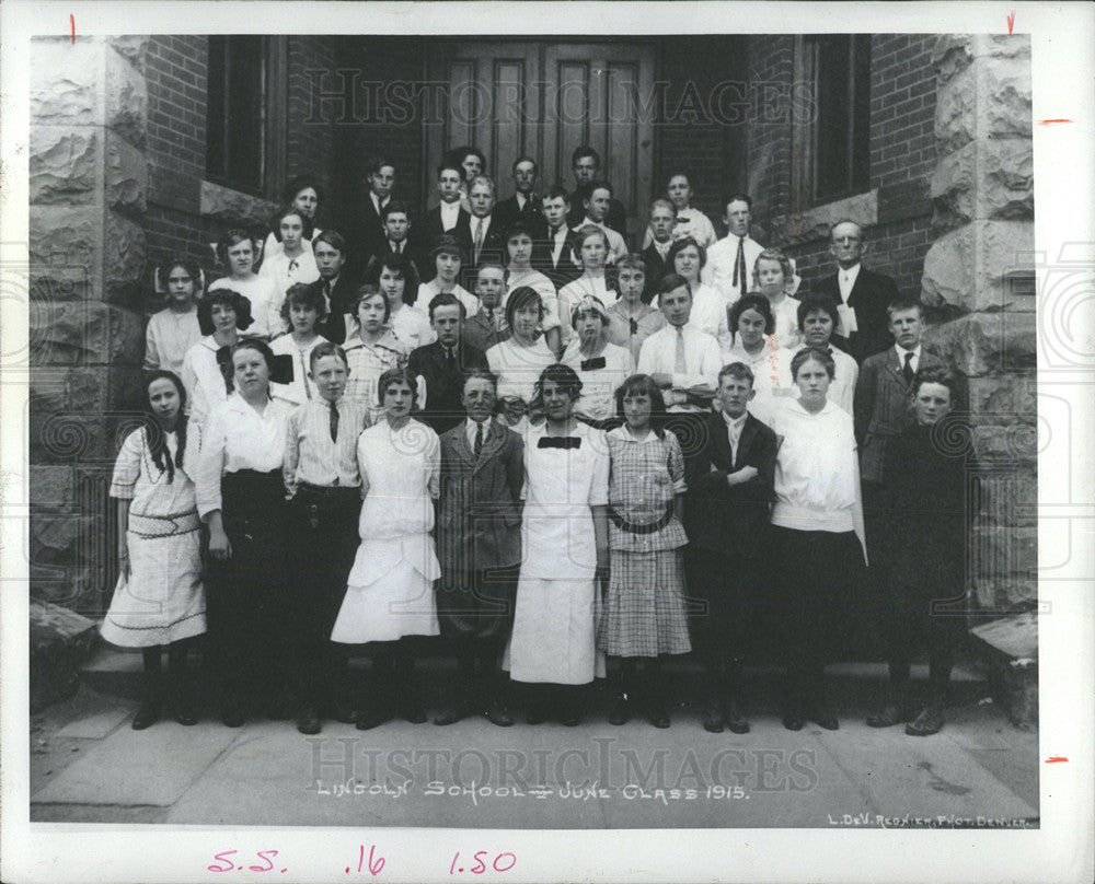 1974 Press Photo Lincoln Elementary School graduating - Historic Images