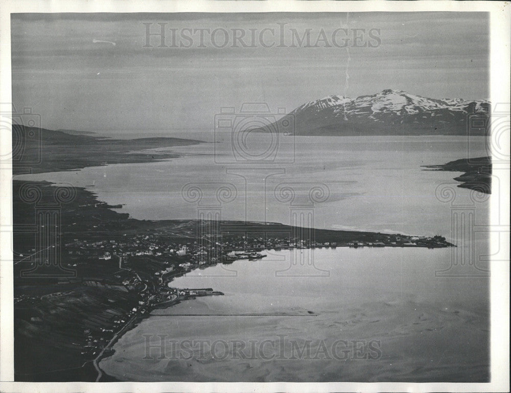 1941 Press Photo Iceland Harbor Navy Plane Akureyri - Historic Images