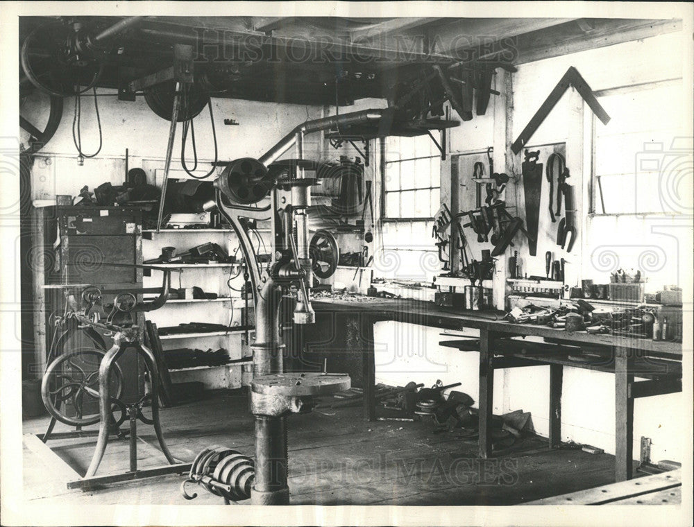 1935 Press Photo Henry Ford purchased machine shop move - Historic Images