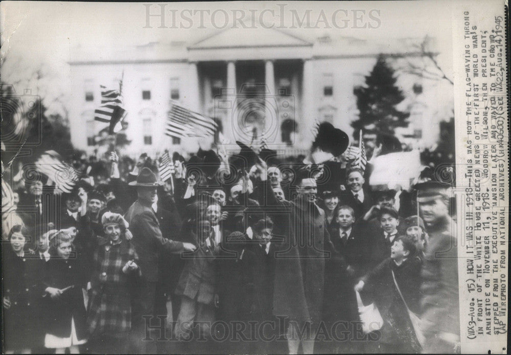 1945 Press Photo White House Flag Waving Chicago - Historic Images