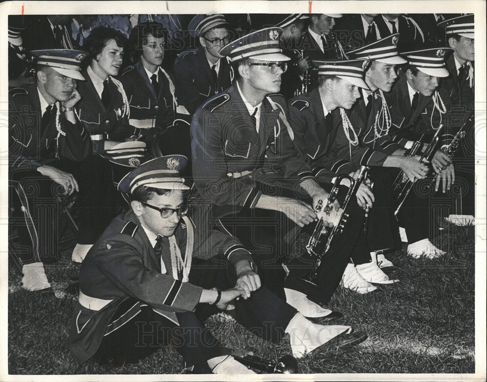 Press Photo Arlington Hinsdale High School Band Games - Historic Images