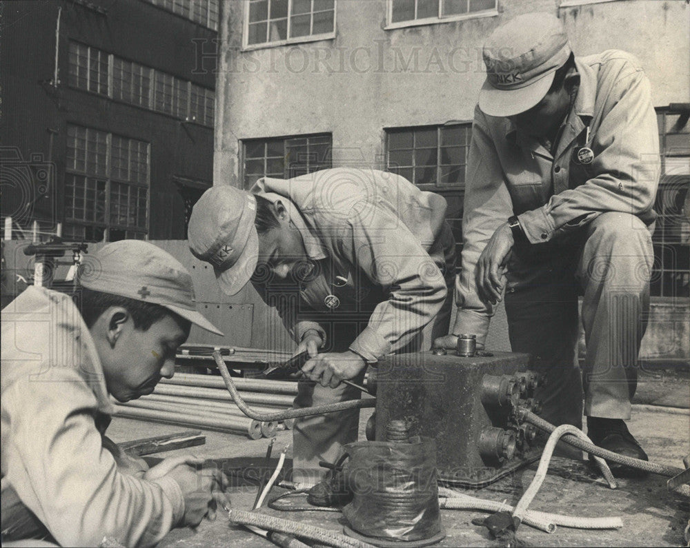 1965 Press Photo Japan technical training scientific - Historic Images