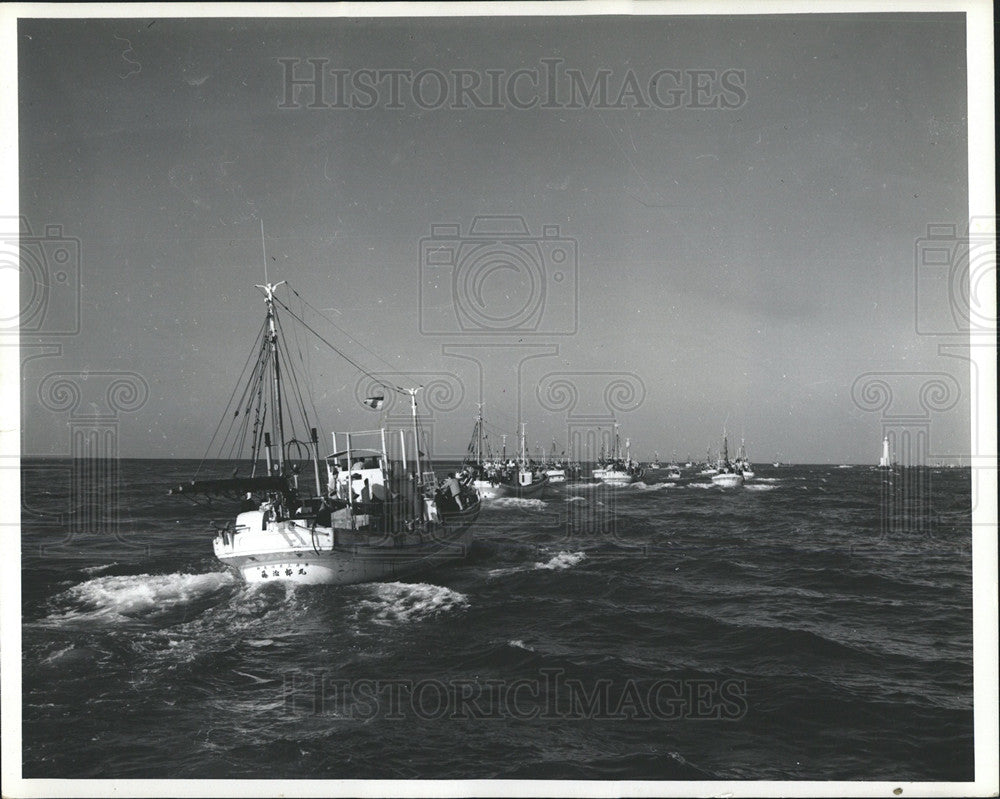 Press Photo Fisheries Japan Boats Mackerel Choshi Port - Historic Images