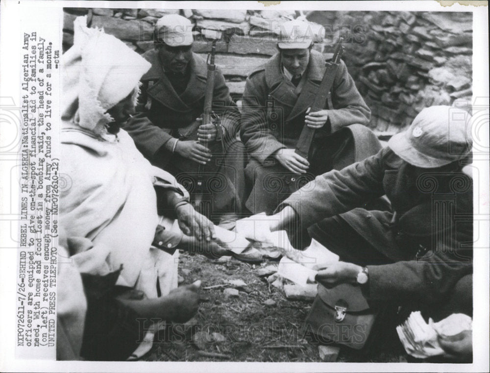 Press Photo Nationalist Algerian Army officers spot aid - Historic Images