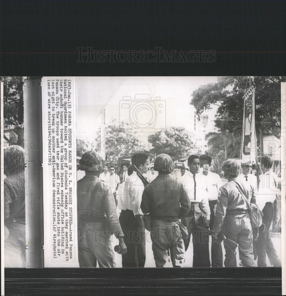 1965 Press Photo Panama Students March National Guards - Historic Images